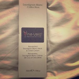 Vine Vera neck and chest cream